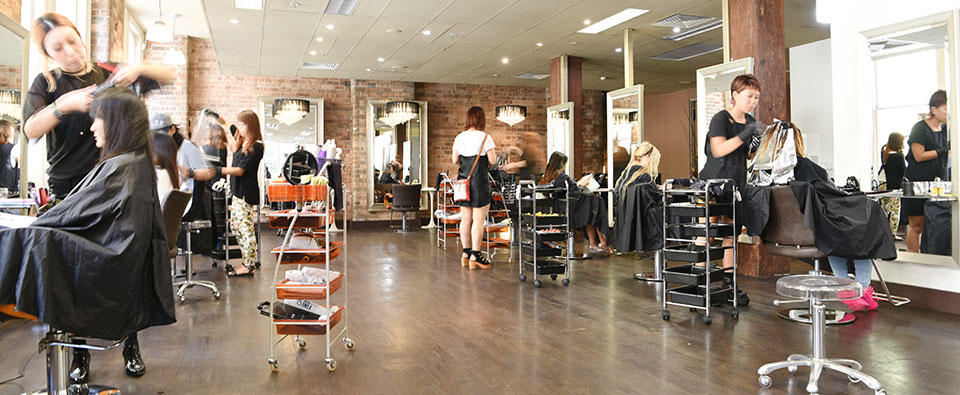 Finding Great Hair Salon in Your Locality With These Tips