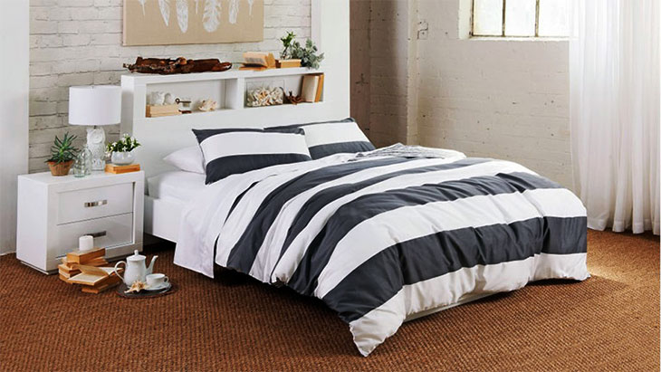 fitted bed sheet