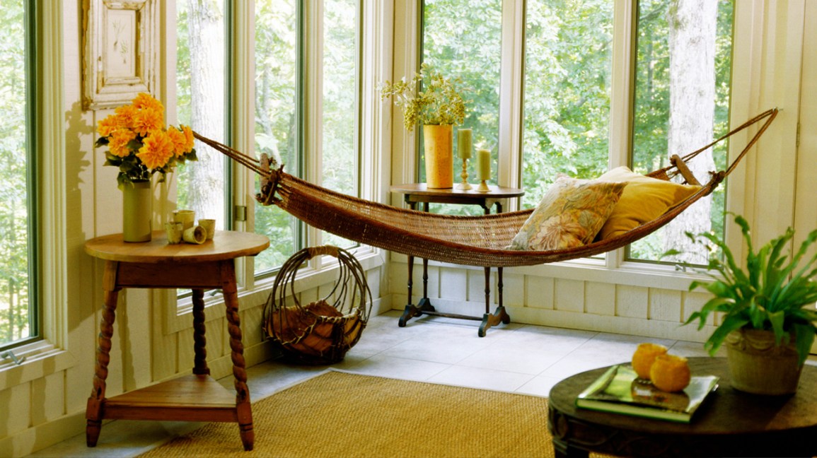 A Relaxed Swinging Couch